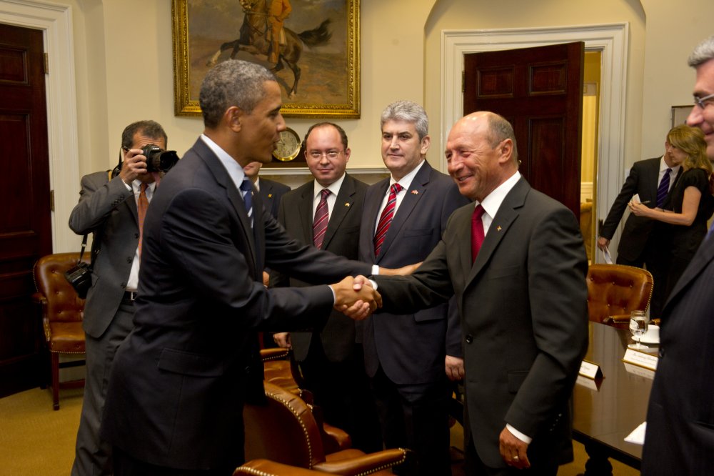 Romanian president Basescu meets US president Obama. Official PHOTOS |  Romania Insider