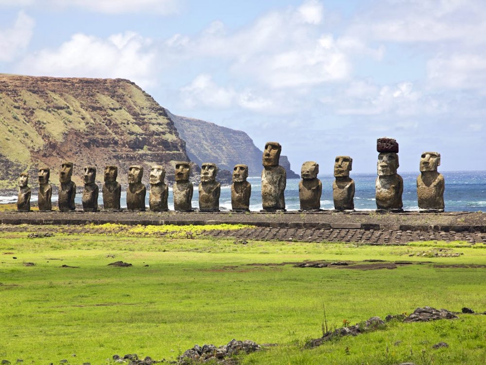 Easter Island's statues intentionally placed near fresh water ...