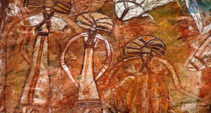 No Biggie, Just 10,000 Year Old Cave Paintings of Aliens Have Been ...