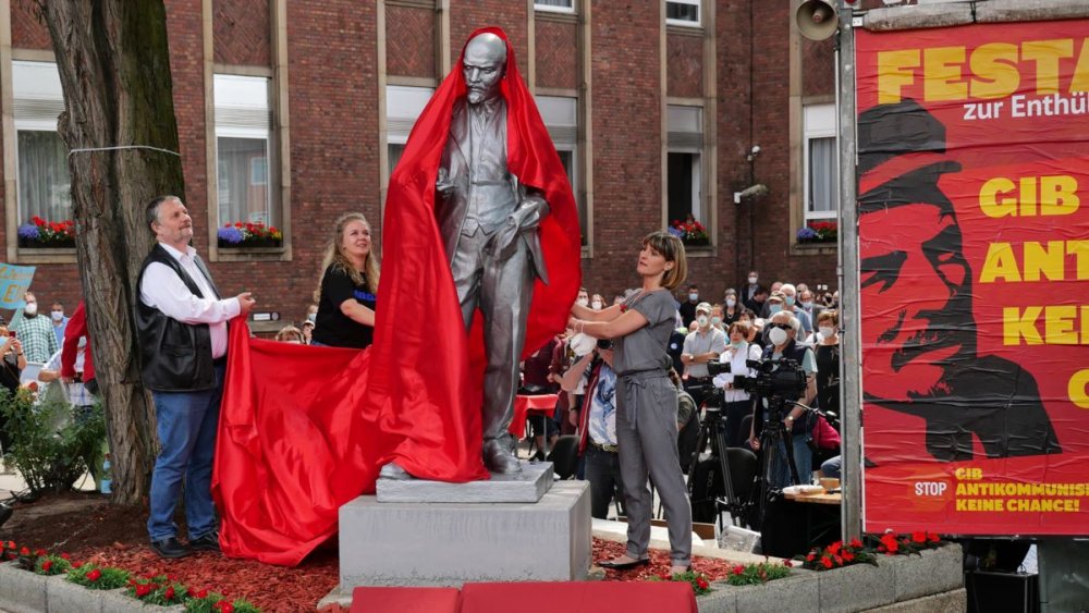 Marxists Unveil Controversial Lenin Statue In Germany