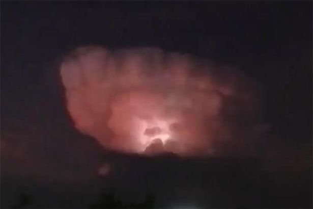 Endgame' Huge red cloud with lightning inside filmed in scene straight out  of Avengers - Daily Star