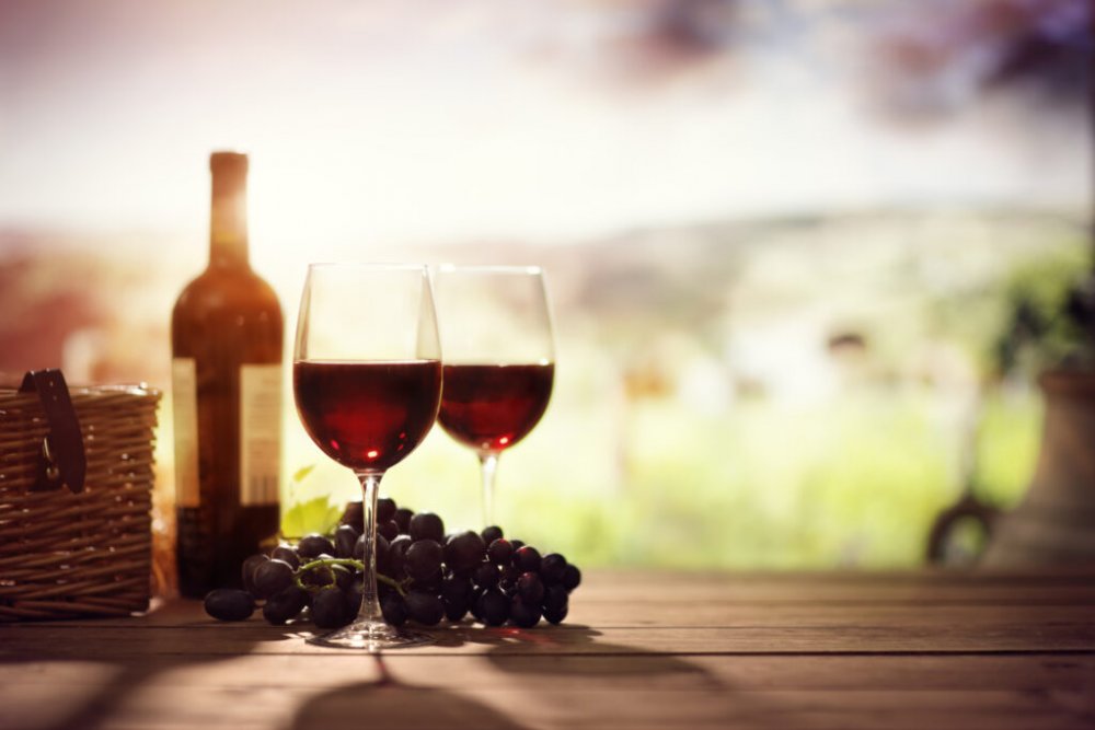 Românii beau, în medie, 2 litri de vin pe an. Campionii Europei sunt portughezii