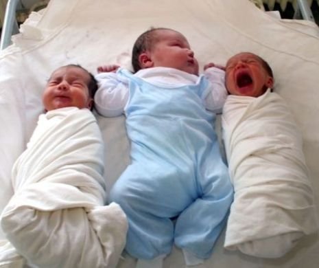 trei nou-născuți
