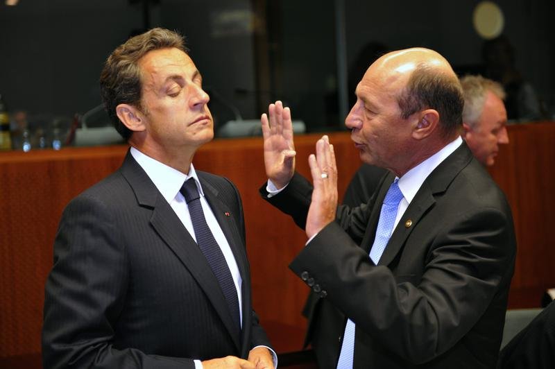 Meciurile dintre Nicolas Sarkozy si Traian Basescu sunt o obisnuinta a  summit-urilor UE&quot; - blog Financial Times - Hotnews Mobile