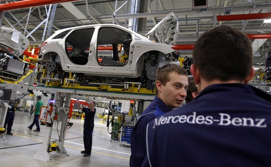 Hungary's auto industry plans gradual restart of production