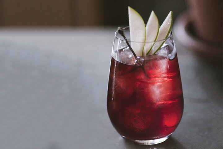 10-Essential-Cocktails-for-January-Parti