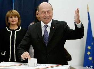 Primele întrebări după victoria lui Traian Băsescu | România | DW |  07.12.2009