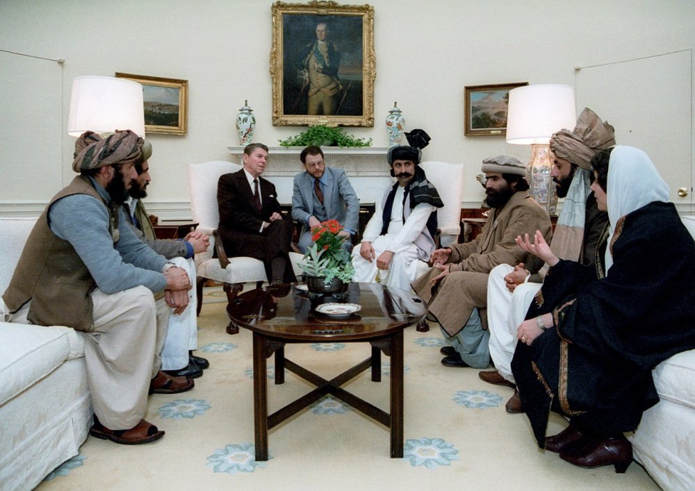 Reagan sitting with people from the Afghanistan-Pakistan region in February 1983.jpg