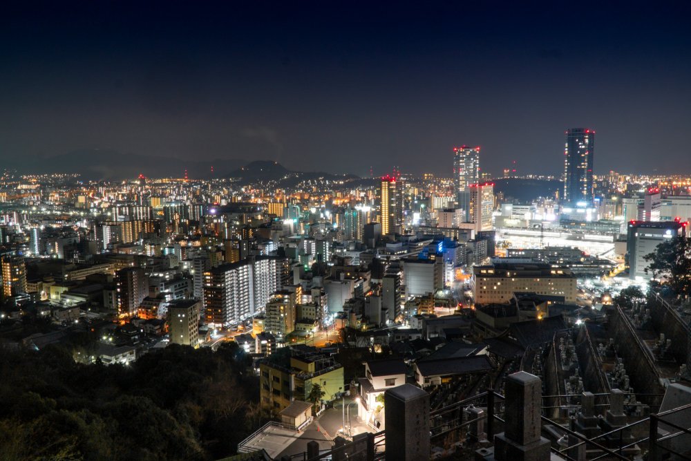 Hiroshima Night View and Peace Pagoda - Tourist in Japan