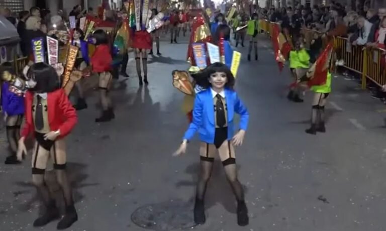 copiii-au-defilat-mbr-ca-i-n-prostituate-cu-steaguri-lgbtq-la-un-carnaval-din-spania-video-1-qHLLIN.jpeg