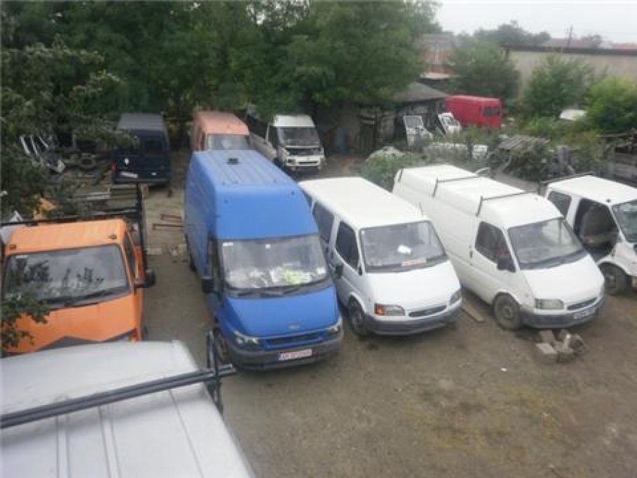 Dezmembrez Ford Transit 2.0 2.4 2.5 TDI 1990 - 2008