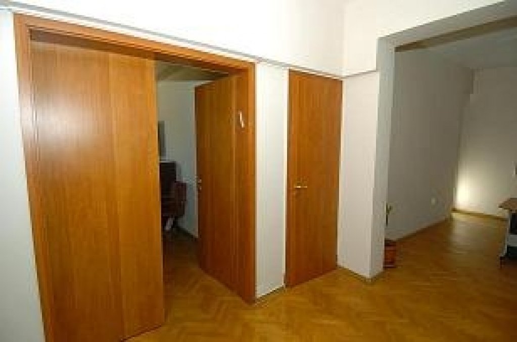 URGENT - inchiriere 4 camere, ultracentral