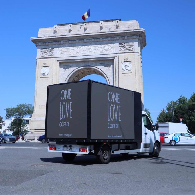 Revoluționează-ți felul de ajunge la clienți prin publicitatea mobilă LED