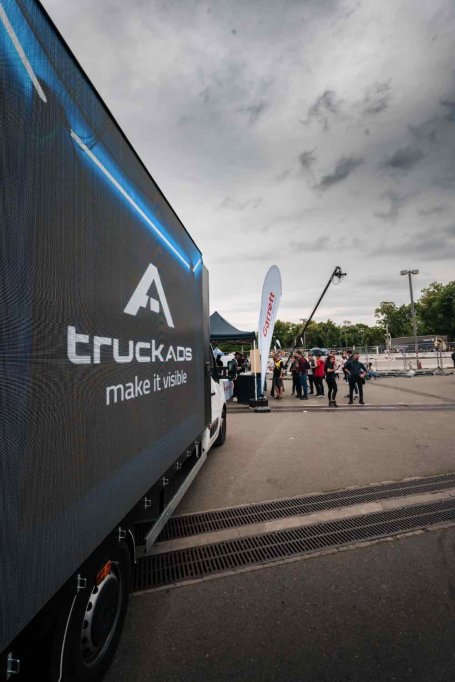 Transformați-vă modul de a ajunge la clienți cu Publicitatea Mobilă LED