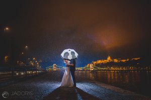 Inregistrarea evenimentelor speciale de catre un fotograf profesionist