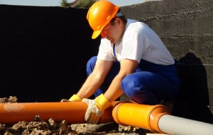 Unde gasesti zugravi, instalatori si electricieni buni pentru a-ti pune casa la punct