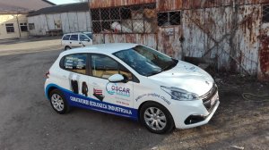 Atrage atenția prin inscripționarea mașinii tale