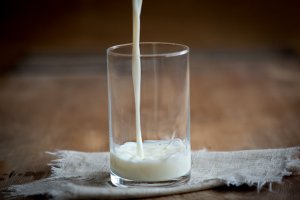 Studiu: 7 caracteristici esentiale ale separatorului de smantana pentru fermierii moderni