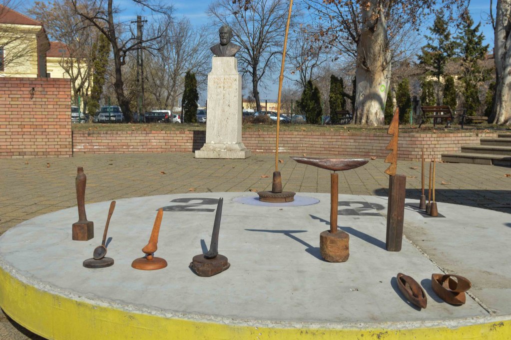 Instalție de artă, de Ziua Brâncuși