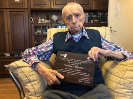 Bucureşteanul Dumitru Comanescu (111 ani şi 3 luni), declarat oficial al treilea cel mai longeviv bărbat al Planetei!