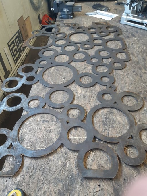 Balustrada metalica cu model cercuri - simbol al echilibrului