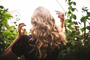 5 remedii pentru obținerea unui păr sănătos și bogat