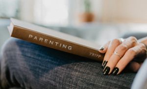 3 lucruri esențiale pe care le putem descoperi în cărțile de parenting