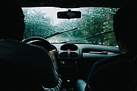 3 sfaturi pentru condusul pe timp de ploaie