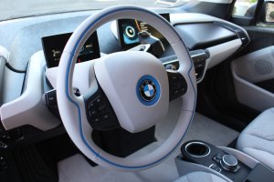 Servicii premium de inchiriere auto in Timisoara: hai la volanul unei masini electrice