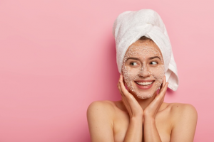 De ce să alegi un exfoliant de față din comerț în locul unui scrub facial home-made
