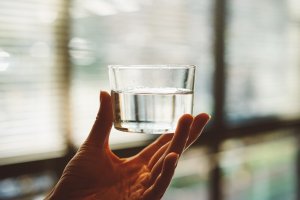Ferește-te de contaminanții din apă! Crezi că apa ta de băut este sigură?