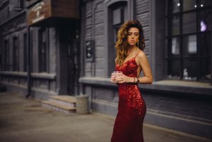 Ținuta elegantă de seară: 5 idei pentru a ieși din anonimat