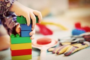 Cum să alegi jucăriile potrivite în funcție de vârsta copilului