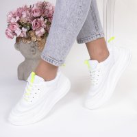 Modele de adidaşi de damă, potrivite pentru vremea rece!