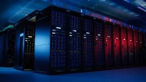 Ce este un server şi la ce este folosit?