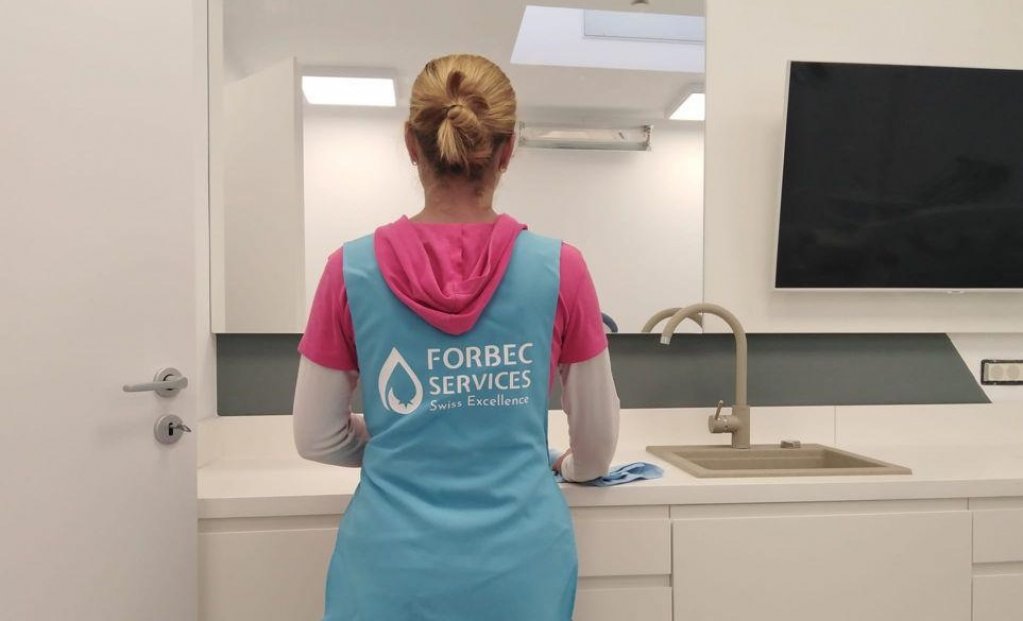 Principalele servicii de curățenie profesională de care poate avea nevoie orice firmă