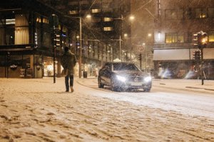 Cum să-ți pregătești mașina pentru iarna? 10 investiții esențiale