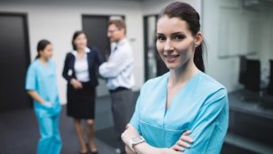 Vrei să devii asistent medical? 3 pași de urmat