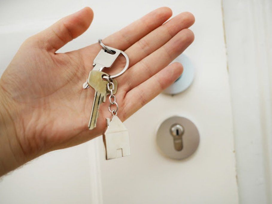 Casă sau apartament: Cum faci alegerea potrivită pentru tine?