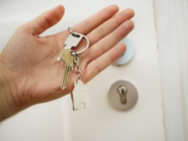 Casă sau apartament: Cum faci alegerea potrivită pentru tine?