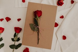 Cum să alegi cel mai frumos cadou pentru Valentine’s Day