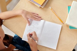 10 soluții pentru copilul tău ca să învețe mai ușor la matematică