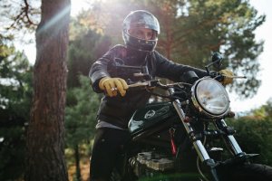 Cum să alegi o cască moto de calitate