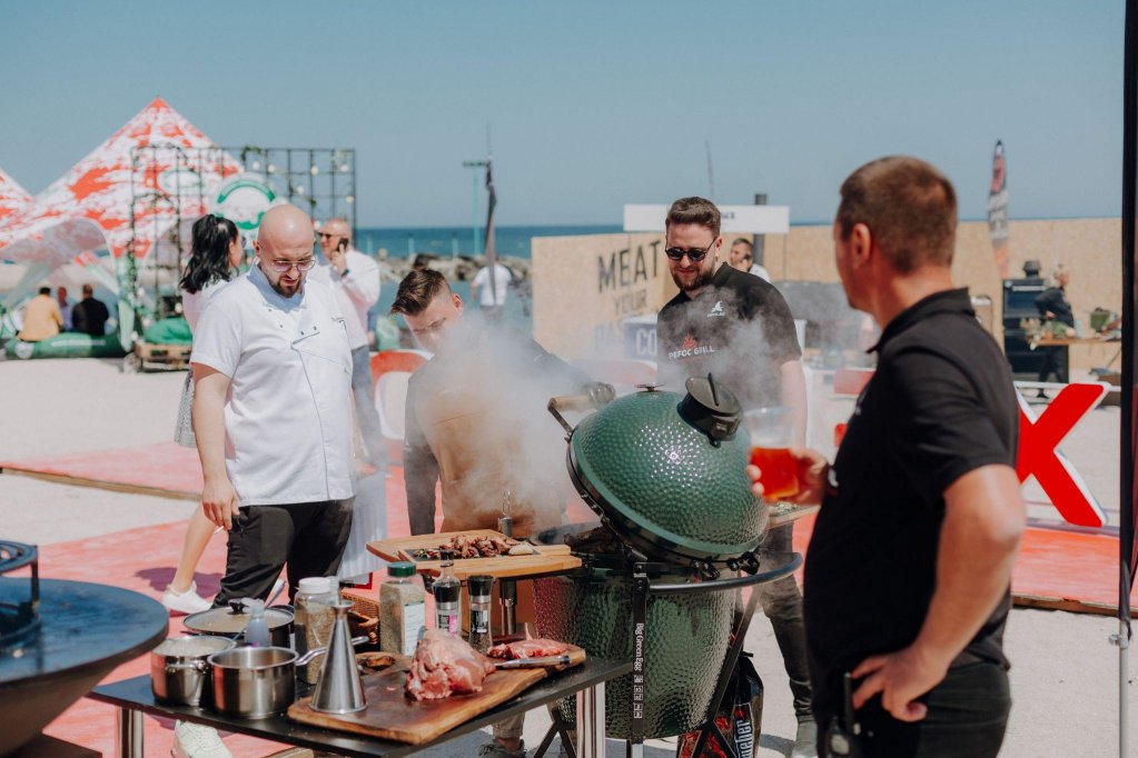Big Green Egg este prietenul care te va însoți în drumul creativității culinare neîngrădite