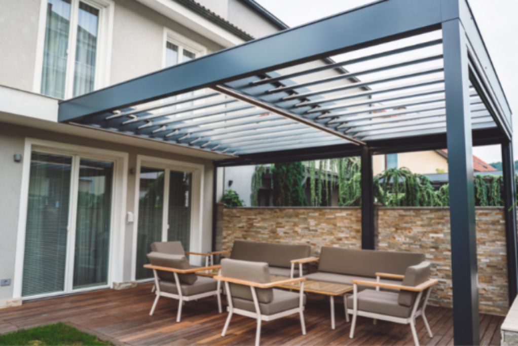 Urmeaza sa achizitionezi o pergola retractabila pentru inchiderea terasei? Iata ce trebuie sa stii