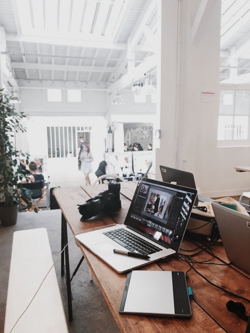 Apeleaza la o agentie web design pentru crearea site-ului dorit