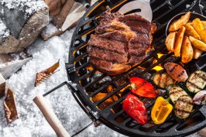 BBQ iarna - carnea de porc este mai delicioasă pe grătar