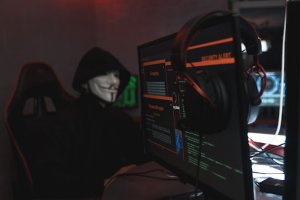 4 motive pentru care să alegi serviciile de protecție a datelor pentru afacerea ta