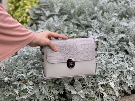 Modele de genți care nu au voie să-ți lipsească