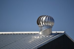 Tablă cutată, tablă fălțuită sau țiglă metalică? Ce să alegi?